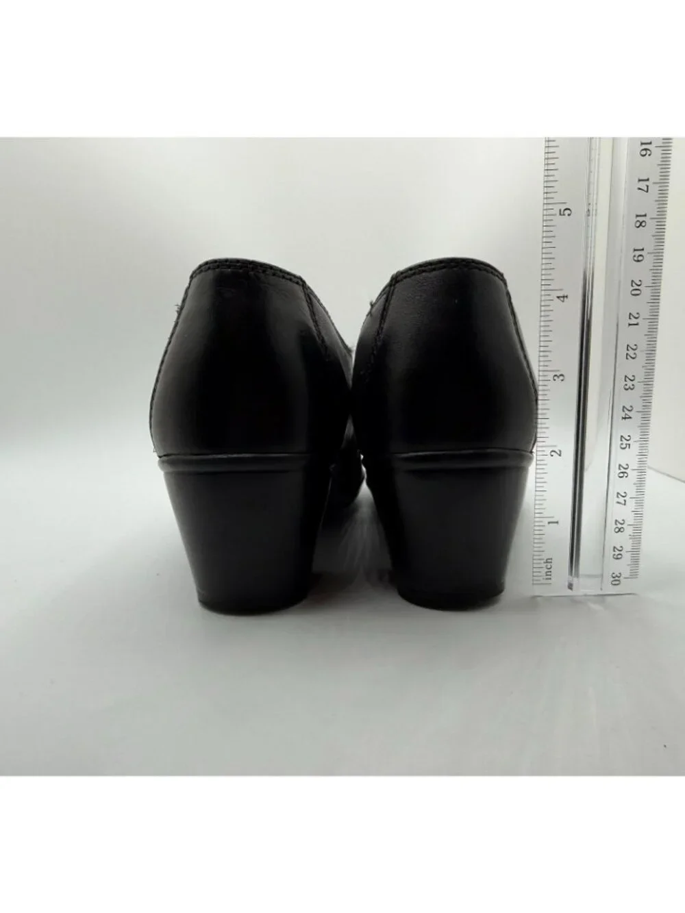 Clarks Loafers Shoes Women 7.5M Black Leather Casual Comfort Slip On Block Heel